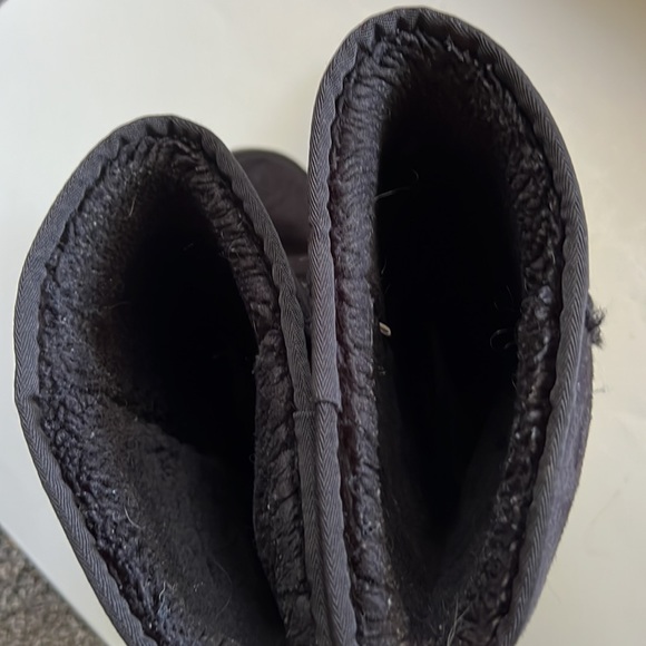 UGG classic short pullon black suede boots - Picture 4 of 6